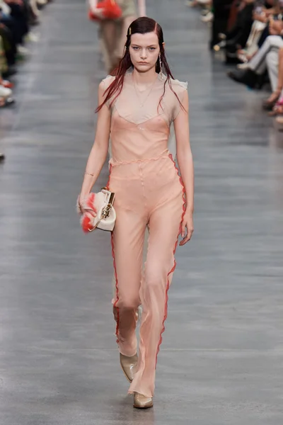 Look 4